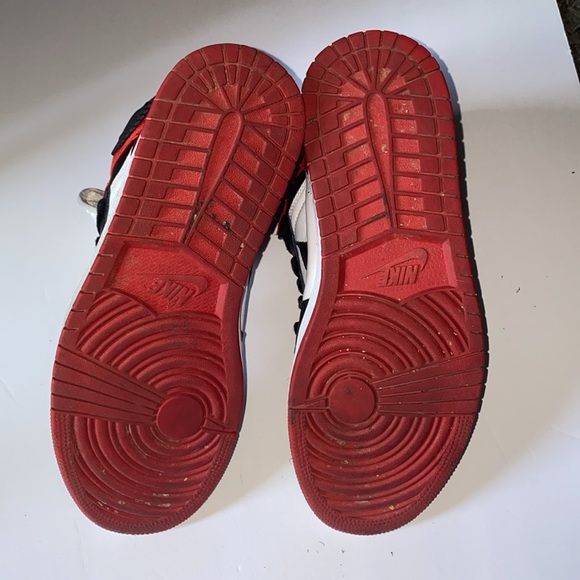 Air Jordan 1 Retro High Satin Black Toe - Picture 5 of 12